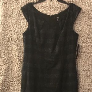 💜Black cap sleeve dress with silver threading.💜